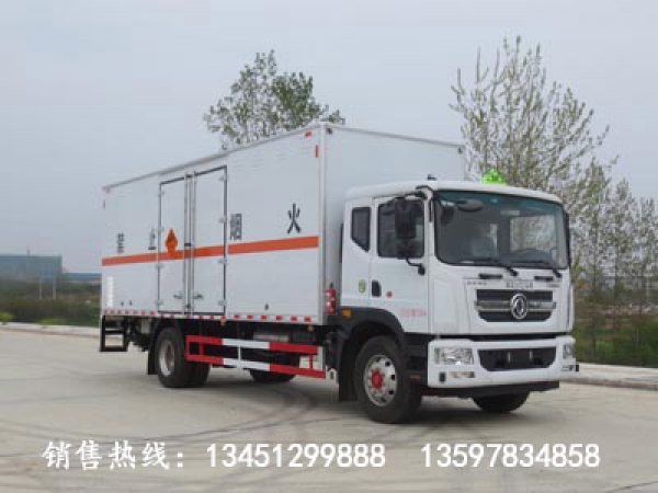 東風(fēng)D9爆破器材運(yùn)輸車(帶液壓尾板)