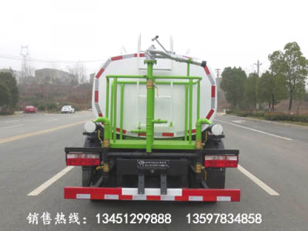 東風(fēng)小霸王灑水車(chē)裝水4噸(國(guó)六)