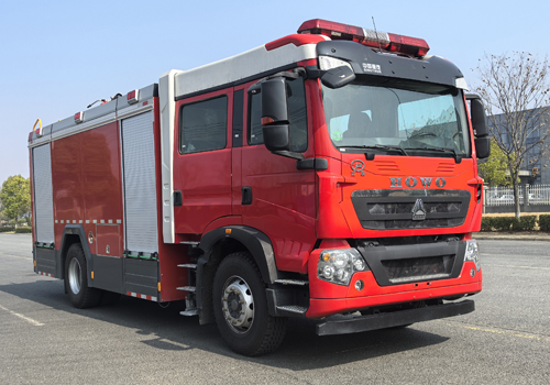 重汽8.3噸水罐消防車(chē)